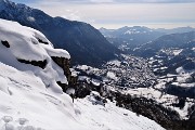 41 Salendo con attenzione ultimo strappo su neve molliccia e scivolosa